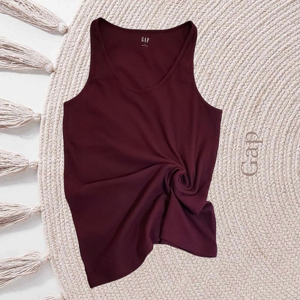 GAP BODY- NWT Ribbed Burgundy Tank